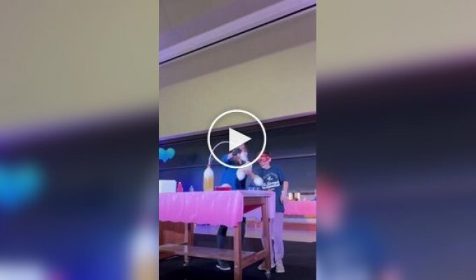 Учитель физики из Техаса превращает каждый урок в захватывающий аттракцион