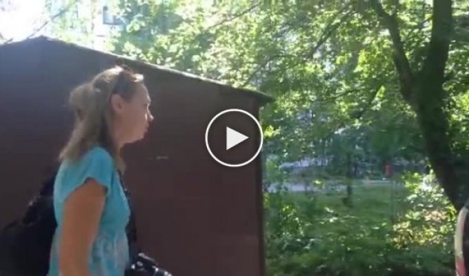 Обстрел жилого дома в центре Донецка