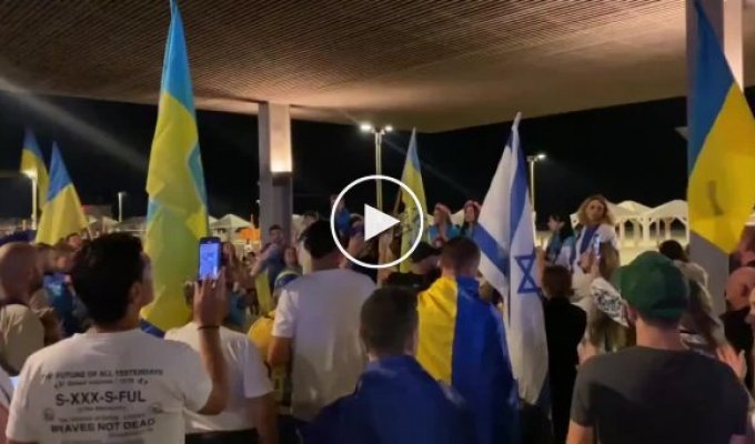 Митингующие в Израиле скандируют слова поддержки нашим ВС
