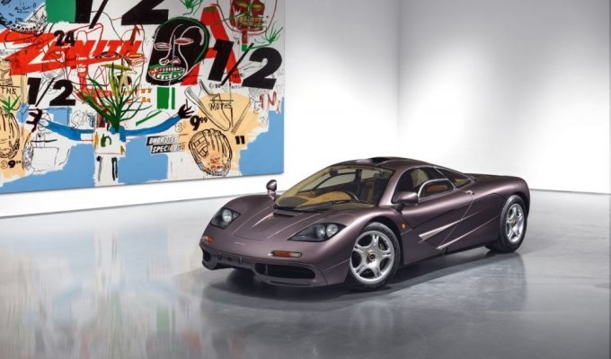McLaren F1 1995 with almost no mileage will be put up for auction (6 photos)