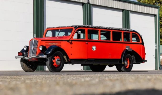 Vintage bus worth $500,000 from Ukrainian designer put up for auction (5 photos)