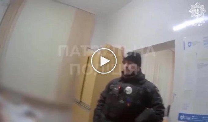 Attack of the Shahed drone that hit a medical facility in Kherson in the evening