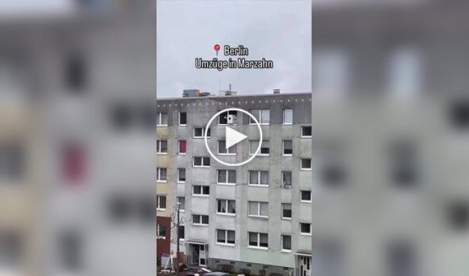 Germans threw a washing machine from the 5th floor