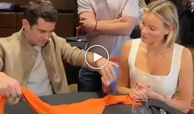 A magician turned a napkin into a real snake