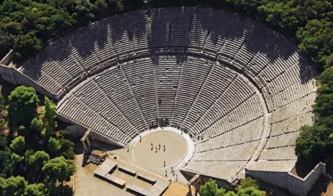 Стародавній театр в Епідаврі: античне диво, що збереглося до наших днів (2 фото)