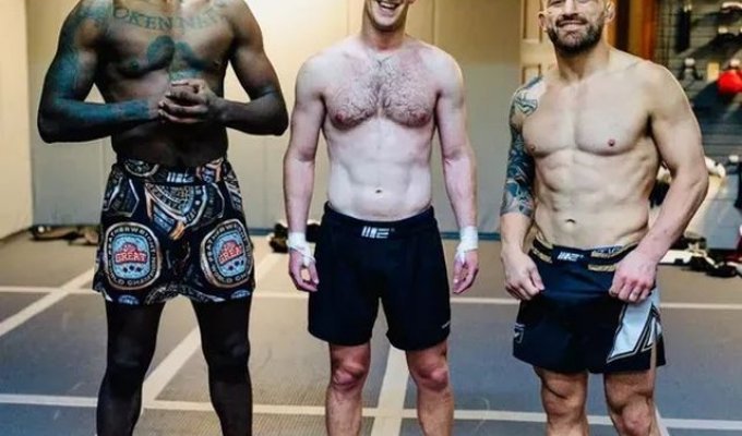 “Workout from UFC champions”: Mark Zuckerberg is preparing for the fight with Elon Musk (3 photos)