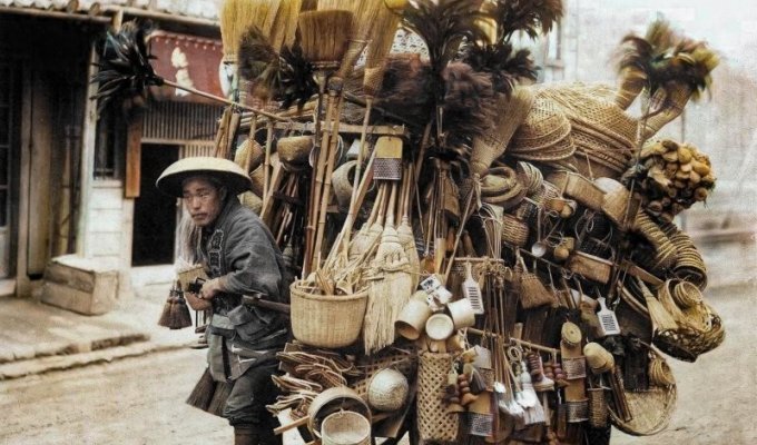 Curious photos from the past of Asian countries (21 photos)