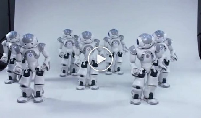 Роботы танцоры