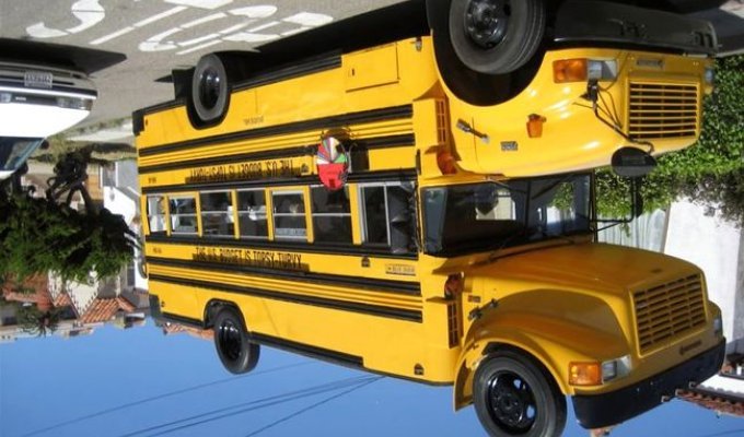 Необычный двухэтажный автобус (11 фото)