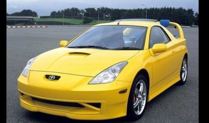 Toyota Celica с открытым задним диваном и прицепом для гидроцикла (7 фото)