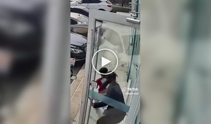 Решил не удалять зуб: мальчик устроил побег из стоматологического кабинета