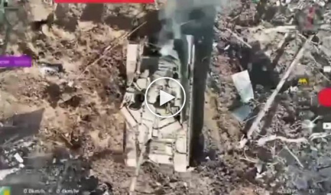 Бомбардировка дронами российского танка Т-90М в Бахмуте