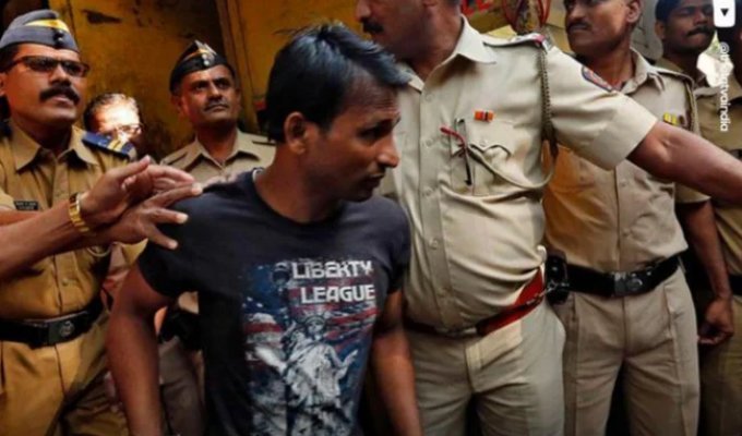 An Indian proved to the authorities that he was alive only by a crime (5 photos)