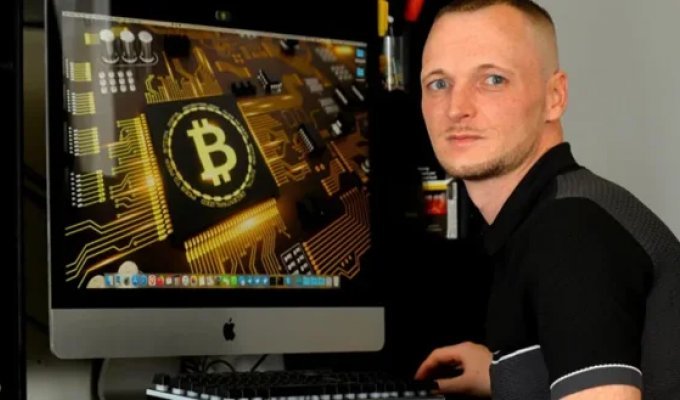 Girl tells how she threw away £500 million in her boyfriend's bitcoins (5 photos)