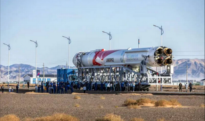 Китай випередив SpaceX, здійснивши перший у світі успішний запуск метанової ракети (2 фото)