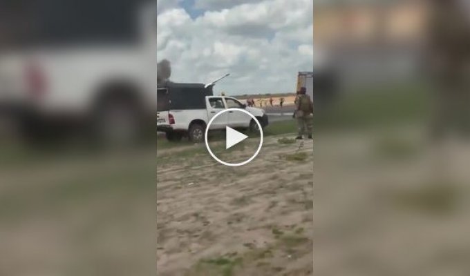 Самолет с министром из Конго выкатился с взлетно-посадочной полосы и загорелся