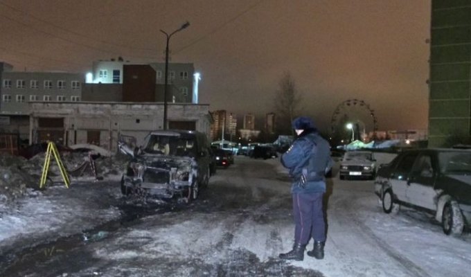 Жителю Екатеринбурга сожгли четвертый внедорожник Land Rover (5 фото + видео)