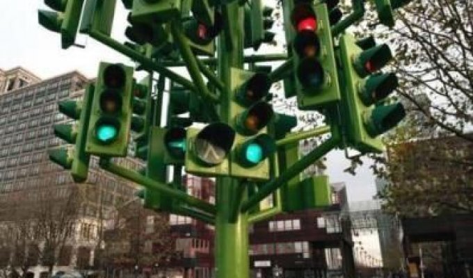 Города с необычными светофорами (7 фото)