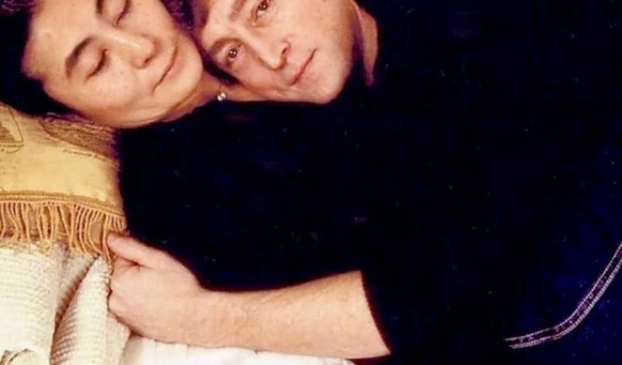 45 лет назад в Нью-Йорке, в 22:50, был убит Джон Леннон (2 фото)