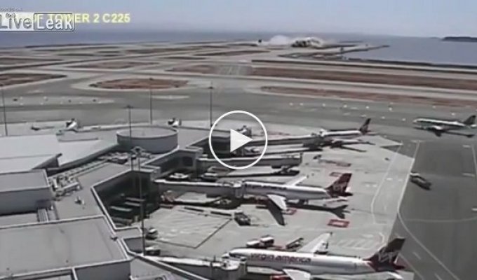 Видео неудачно посадки Азиана Эйрлайнз в аэропорту Сан-Франциско в 2013 году