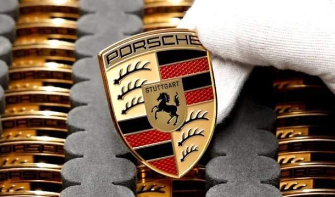 Планы Porsche по электромобилям потерпели крах: флагманский SUV выйдет с ДВС (3 фото)