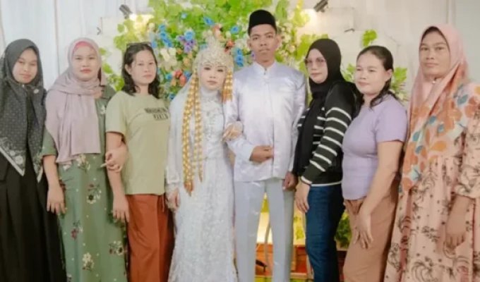 Man traded his unfaithful wife for money and a cow (3 photos + 1 video)