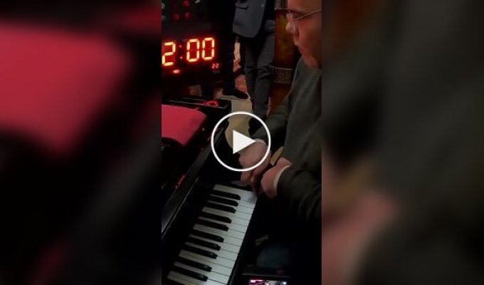 A world record from a musician from Romania