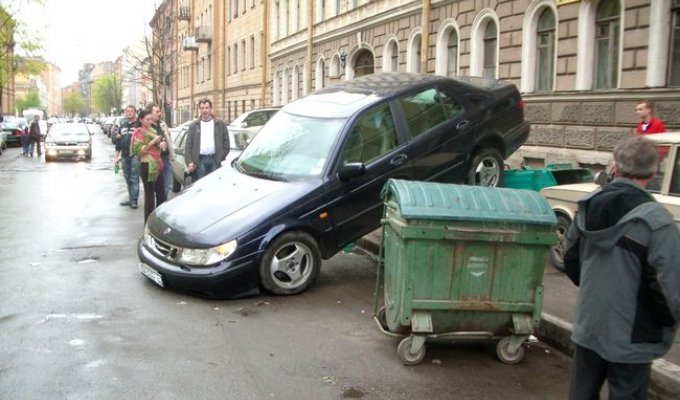 ДТП с мусоркой (4 фото)
