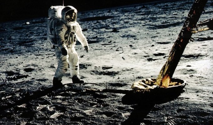 Гигантский скачок для всего человечества: фотографии первой высадки человека на Луну в цвете (17 фото)