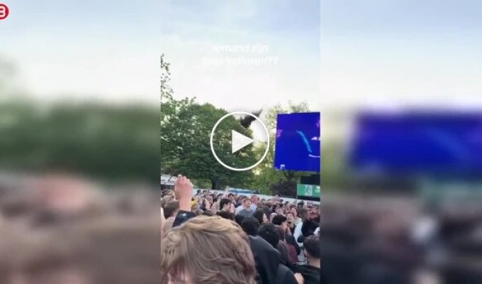 A wig became an impromptu crowd ball