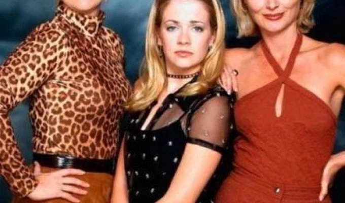 Sabrina - the teenage witch now looks completely different (2 photos)