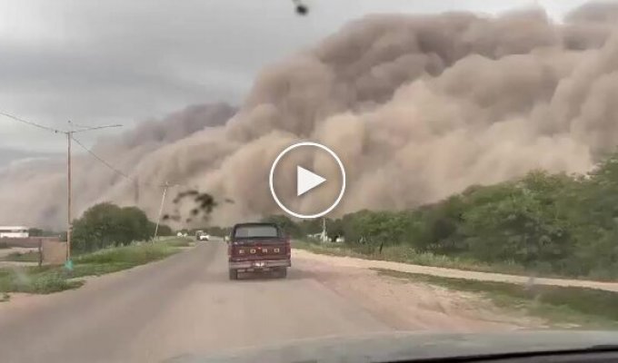 Spectacular footage of a sand whirlwind from Argentina