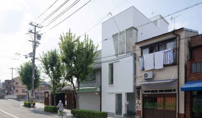 Японский домик, занимающий 40 квадратных метров (8 фото)