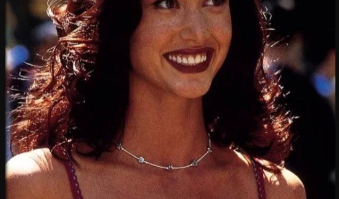 Shannon Elizabeth launched an OnlyFans page and announced a "new freedom" (4 photos)