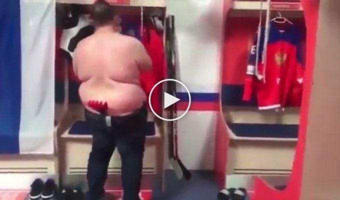 Американский болельщик помочился в коньки российского хоккеиста Павла Дацюка