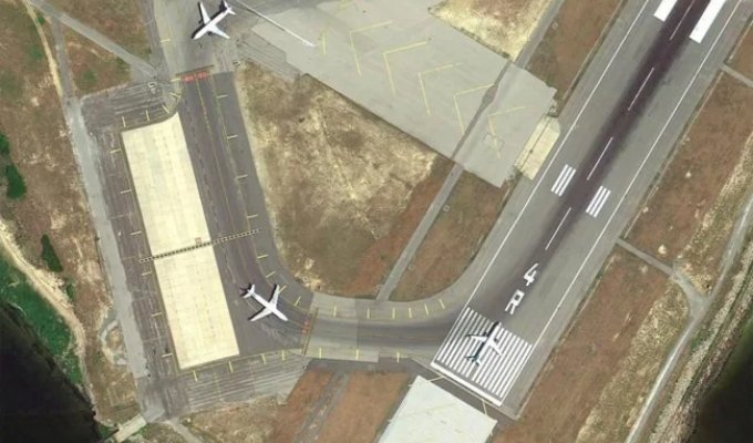 Удивительная геометрия взлетных полос (23 фото)