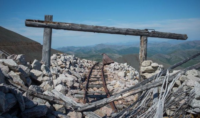 Развалины лагеря «Бутугычаг» в Магаданской области (24 фото)