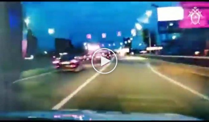 Видео погони за тремя подростками, которые одолжили у отчима машину