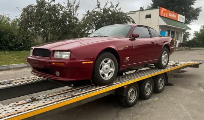 Rare Aston Martin sports coupe from the 90s spotted in Ukraine (6 photos)