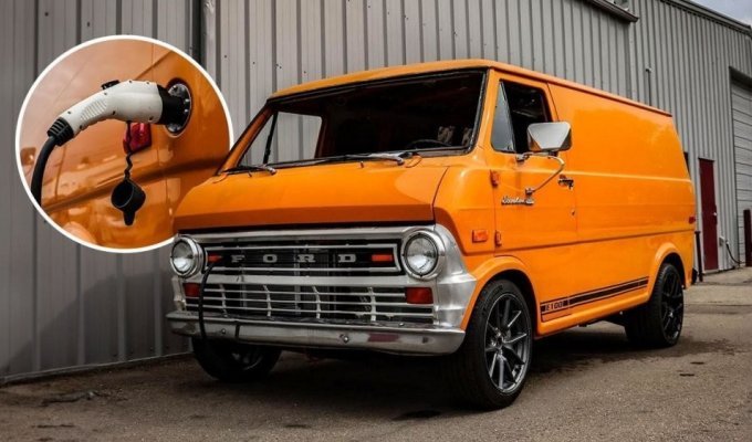 An old Ford van has been turned into an electric car with a Tesla powertrain (13 photos)