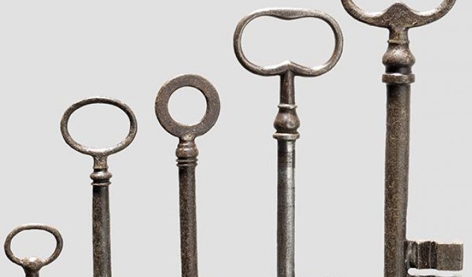 Старовинні ключі (18 фото)
