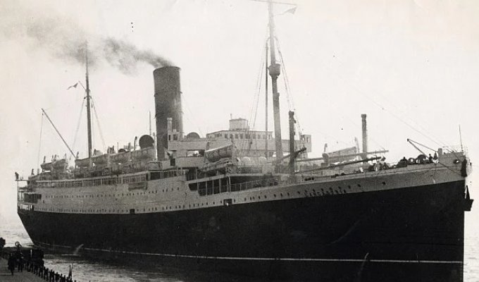 The biggest and most unnoticed British naval tragedy. The History of the Steamship Lancastria (7 photos)