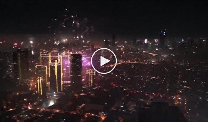 Новогодний фейерверк в Маниле