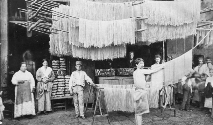 How Pasta Was Made in the First Half of the 20th Century (18 photos)