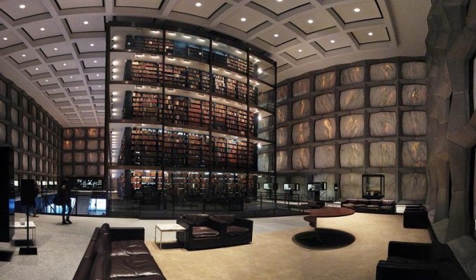 Еще 15 удивительных библиотек мира (20 фото)