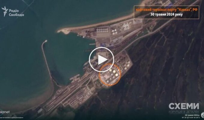 Последствия удара ВСУ по порту Кавказ у оккупированной Керчи