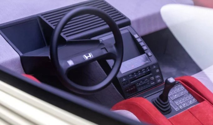 Futurism of the Past: What Concept Car Interiors Looked Like in the 70s and 80s (7 photos)