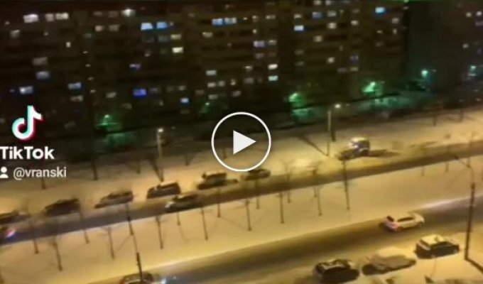 Коротко о том, как убирают снег в Санкт-Петербурге