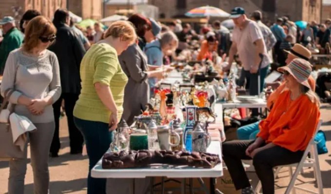 Why flea markets are now called "flea markets" (5 photos)