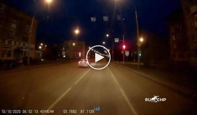 В Новокузнецке обидчивая женщина-таксист устроила ДТП